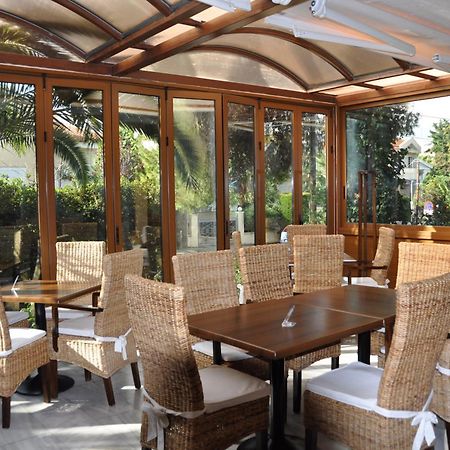 Hotel Chris Атина Екстериор снимка