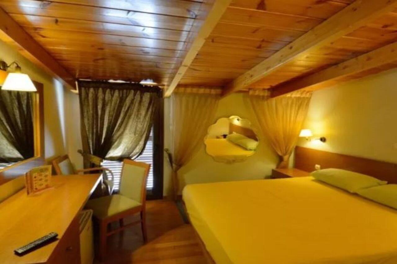 Hotel Chris Атина Екстериор снимка