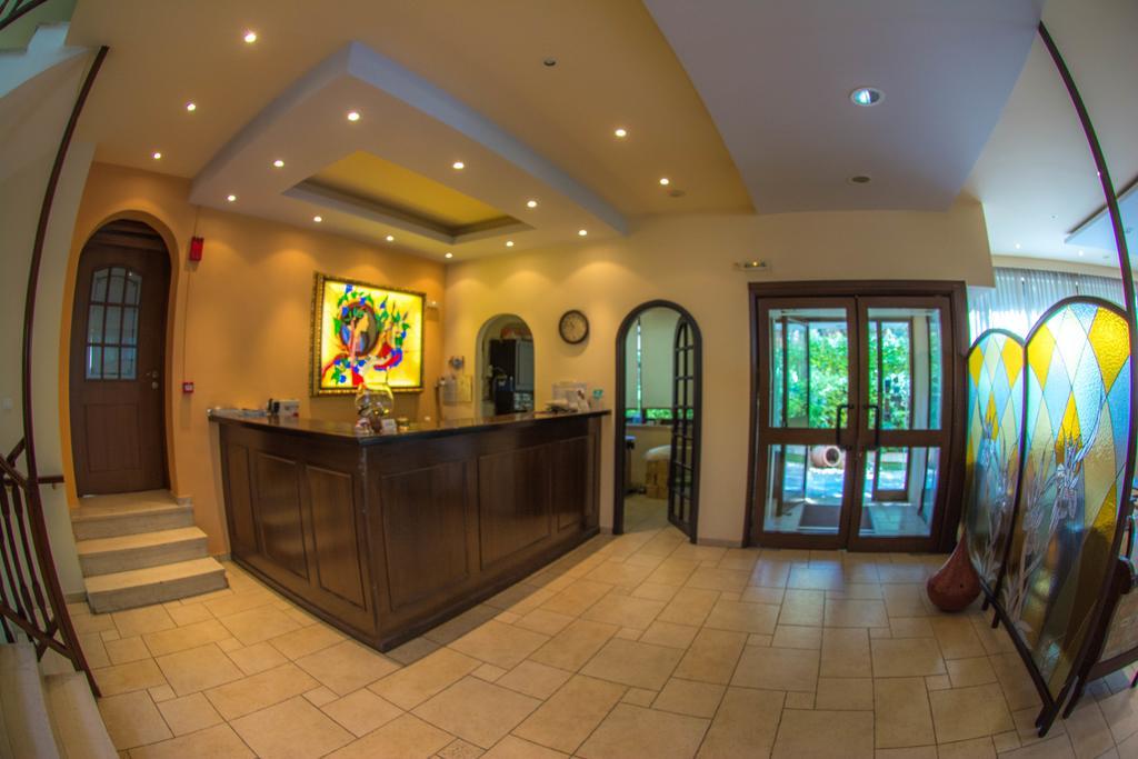 Hotel Chris Атина Екстериор снимка