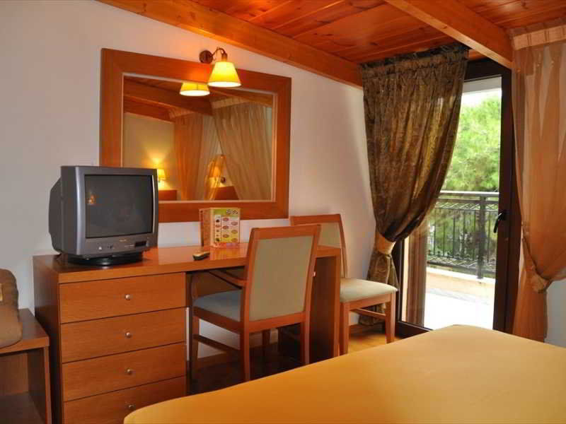 Hotel Chris Атина Екстериор снимка