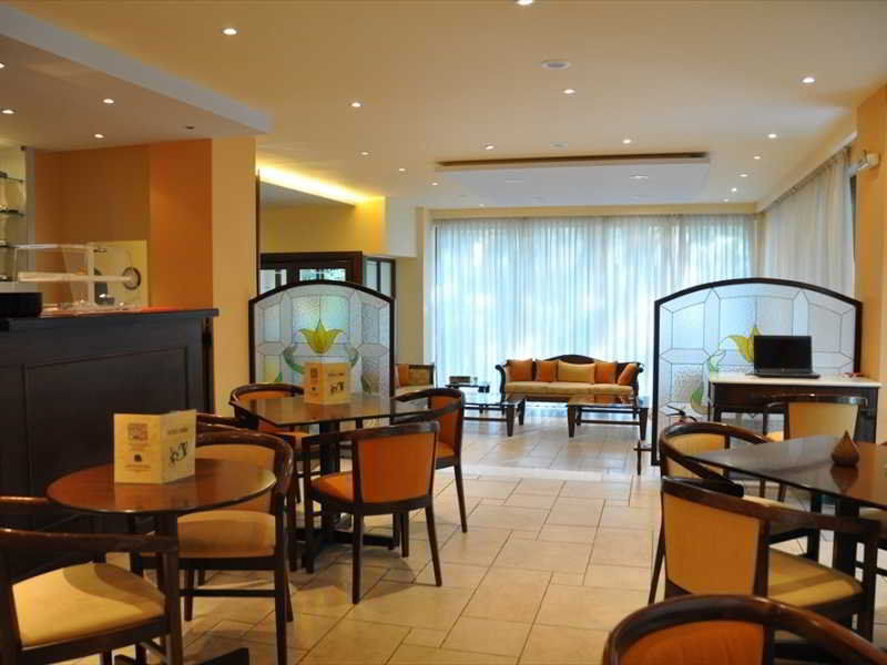 Hotel Chris Атина Екстериор снимка