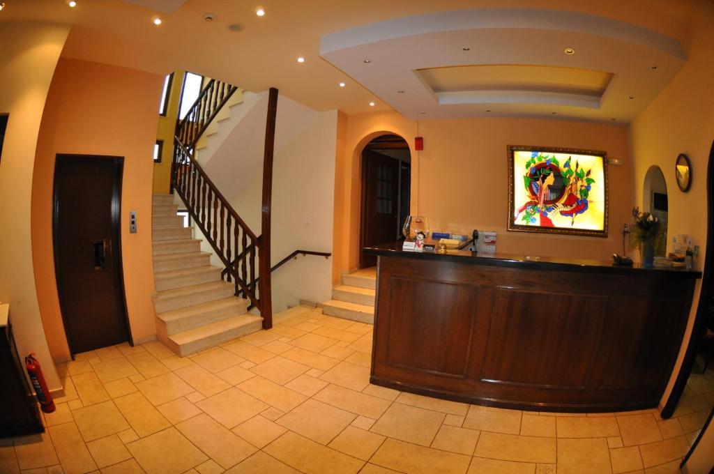 Hotel Chris Атина Екстериор снимка