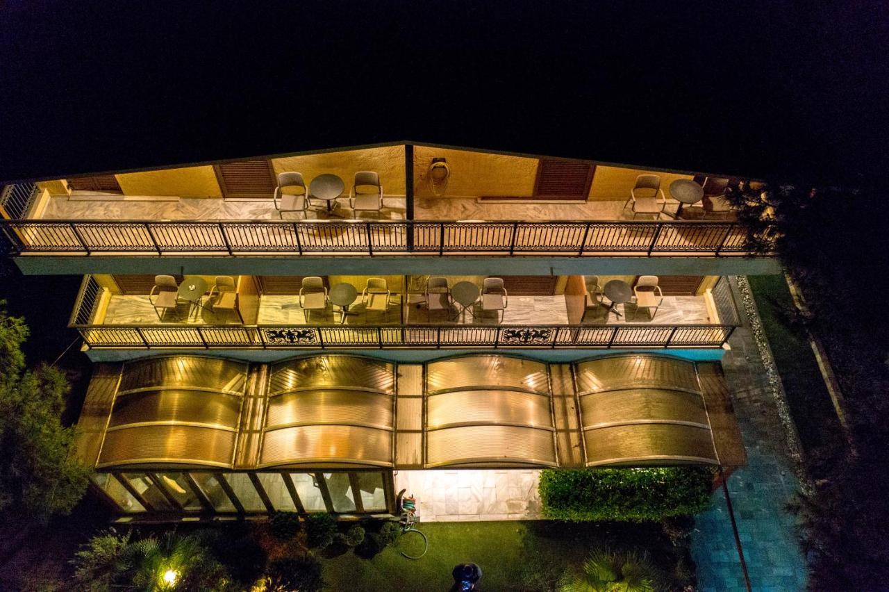 Hotel Chris Атина Екстериор снимка
